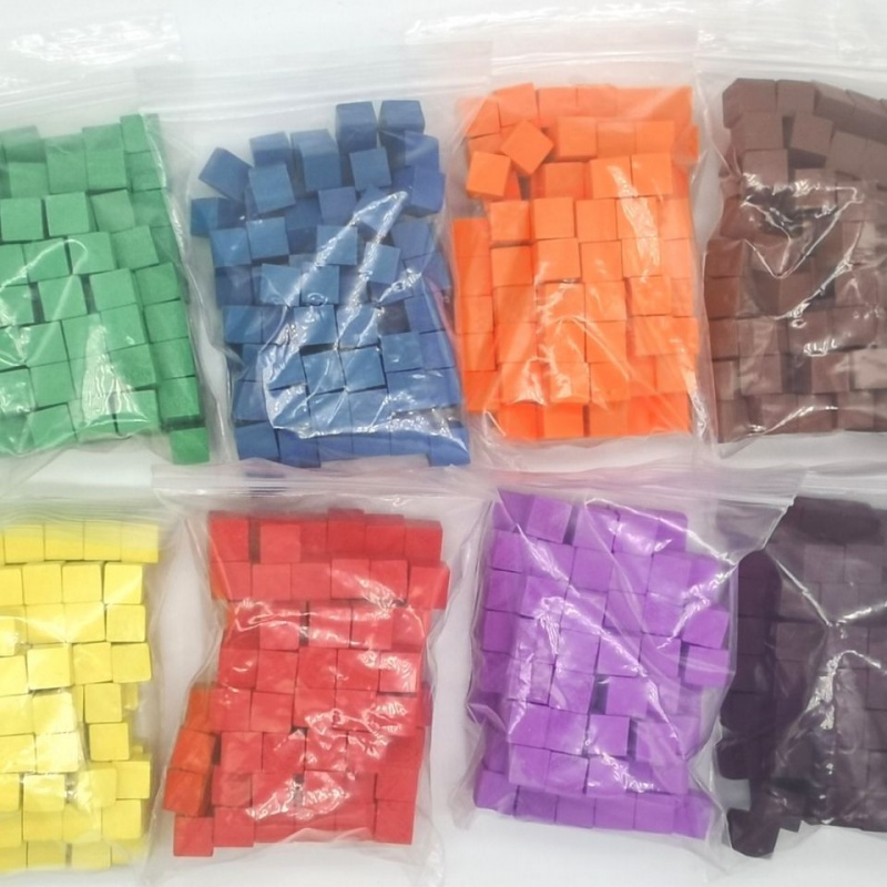 Board Game The Sims - 100 Adet/grup 10mm Ahşap Küpler Renkli